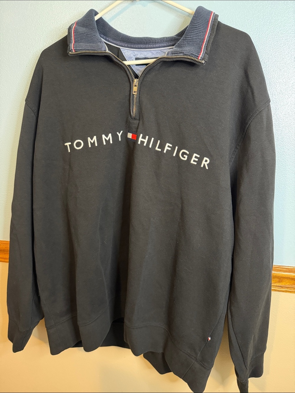 Tommy Hilfiger Men’s Big Logo Quarter-Zip Sweatshirt Black XXL